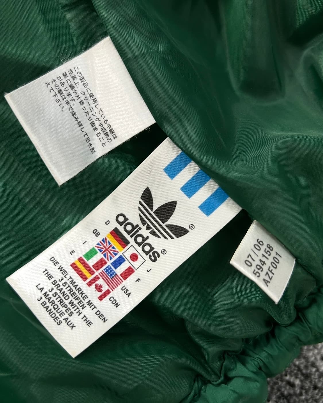 아디다스 00‘s 로고 그린 푸퍼 패딩 상품이미지9