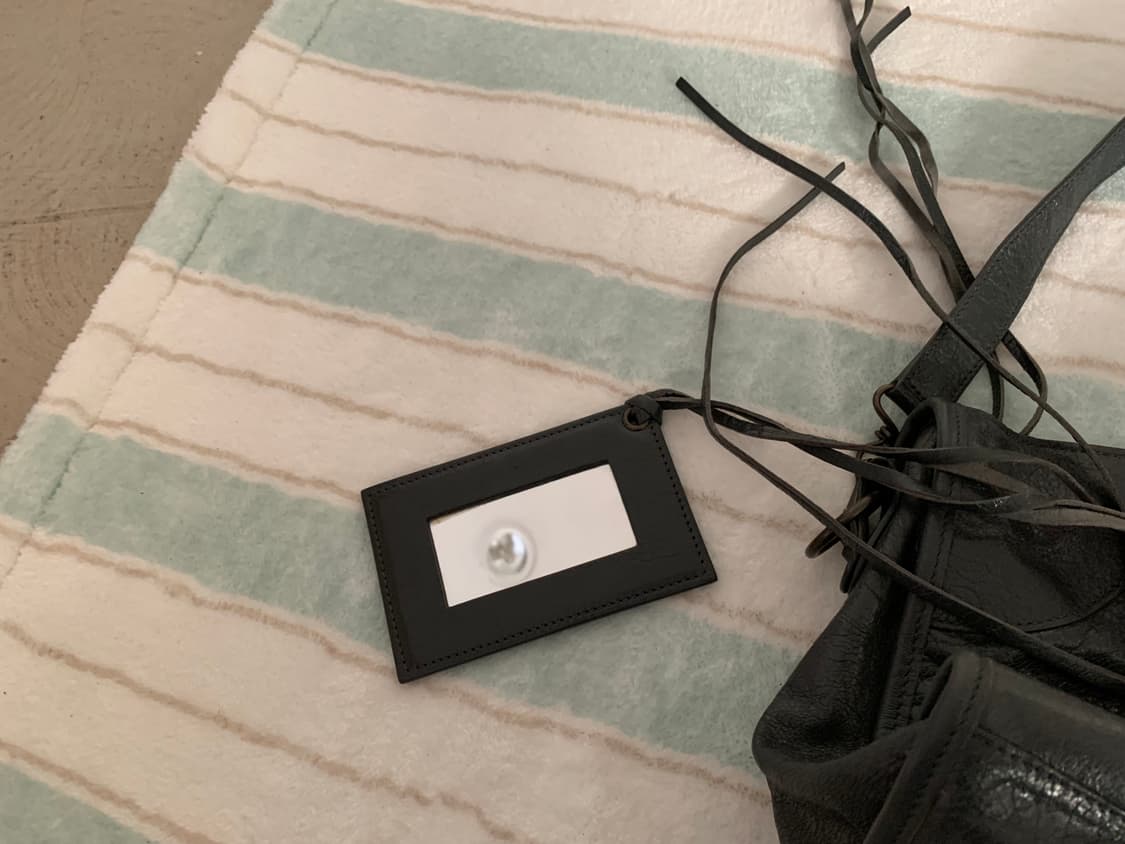 발렌시아가 라지 모터백 다크 그레이 상품이미지4