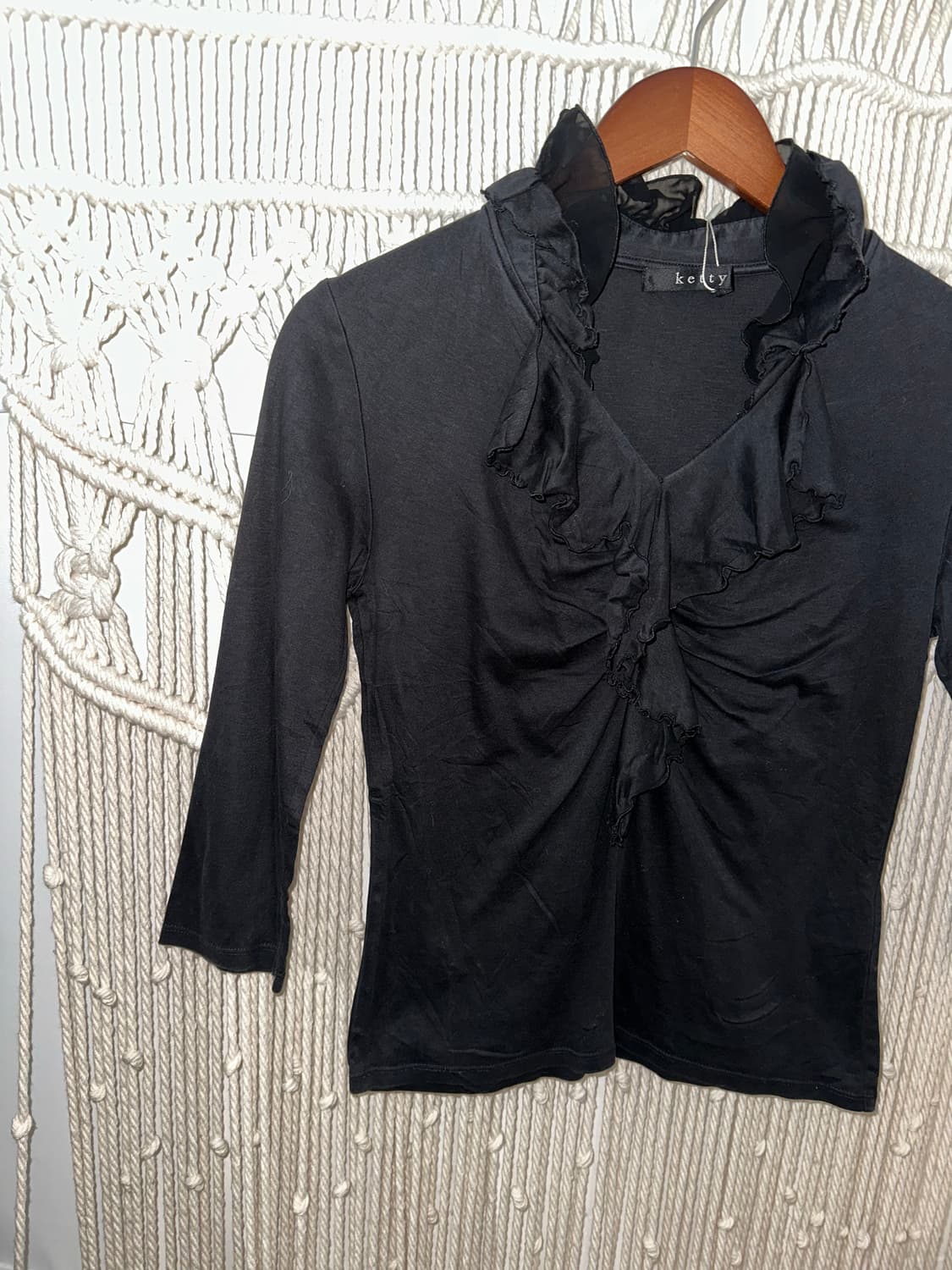 프릴 셔링 브이넥 슬림 티 상품이미지2