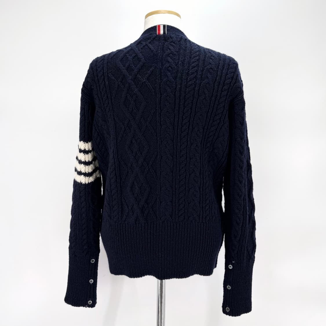 [5사이즈] 톰브라운 사선완장 아란케이블 가디건 네이비 (MKC409A) 상품이미지8