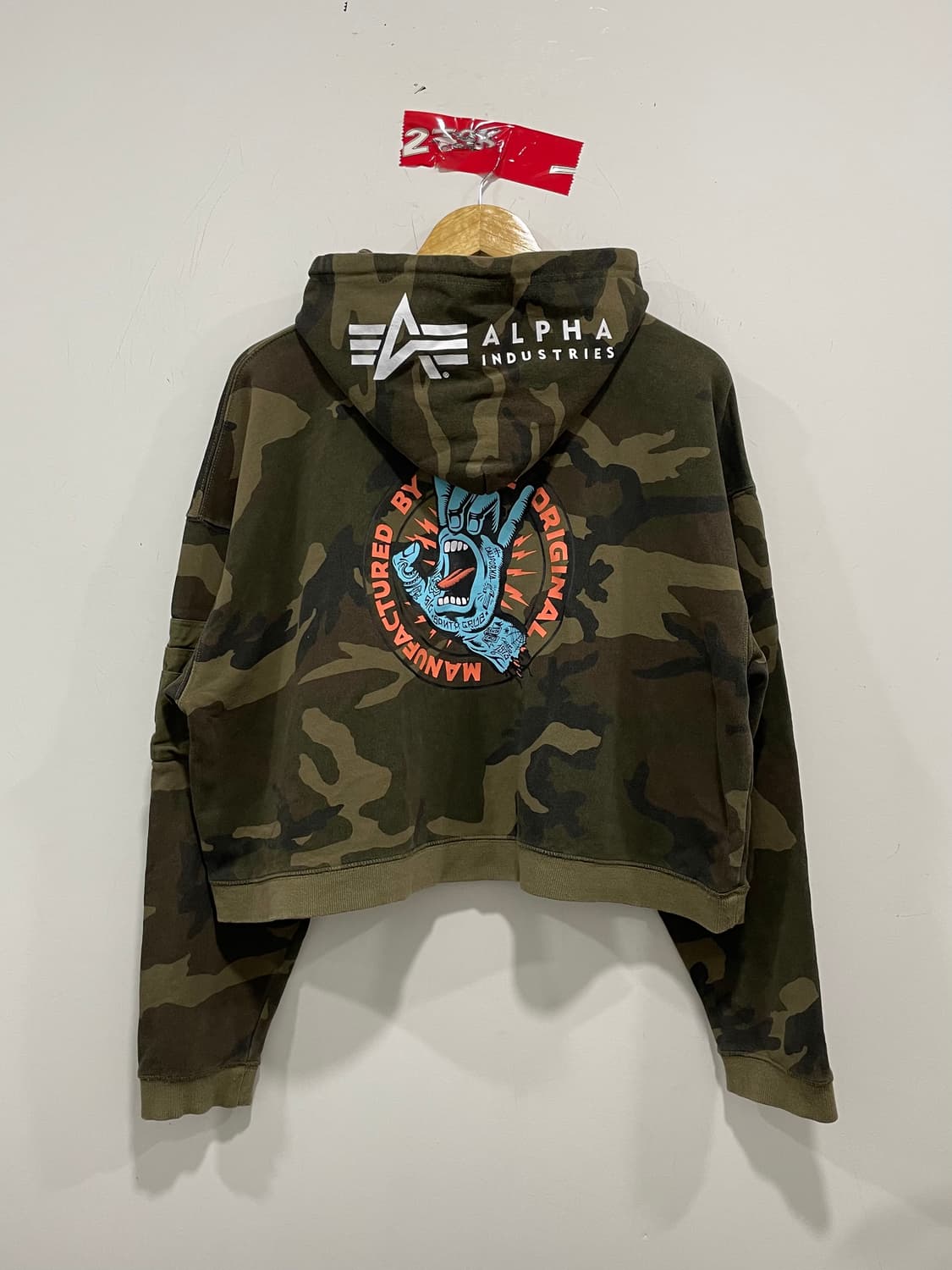 Alpha Industries X Santa Cruz 카모 크롭 후드티 상품이미지4