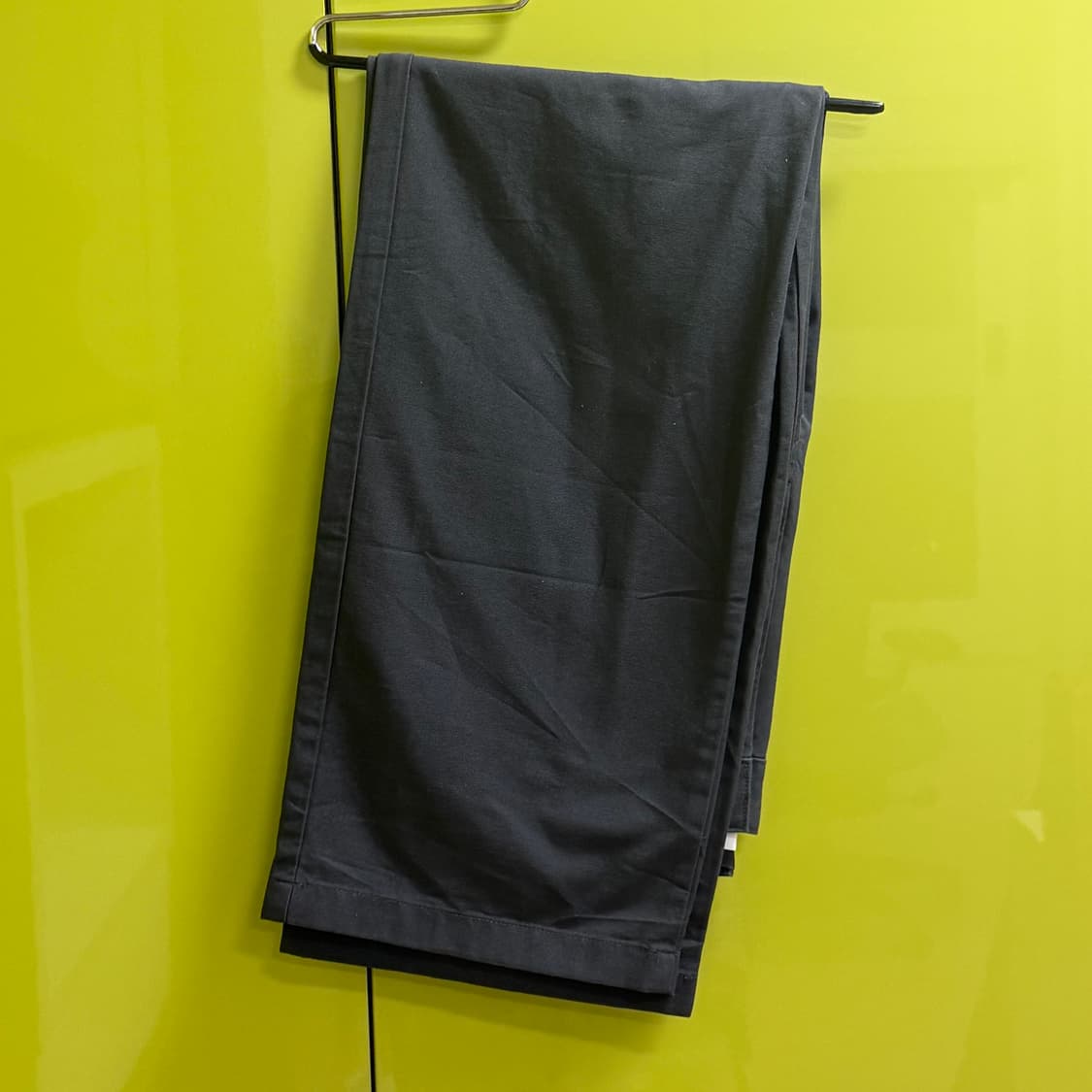 [82] 유니클로U 와이드스트레이트팬츠 다크그레이/블랙 일괄 판매 상품이미지3