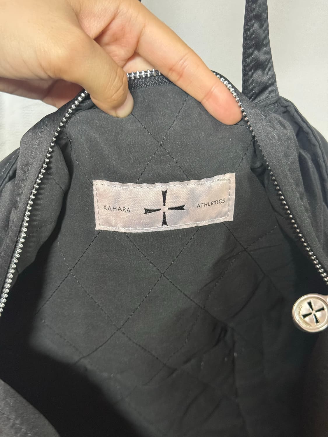 카하라 애슬레틱스 나일론 패디드 숄더백 블랙 상품이미지8