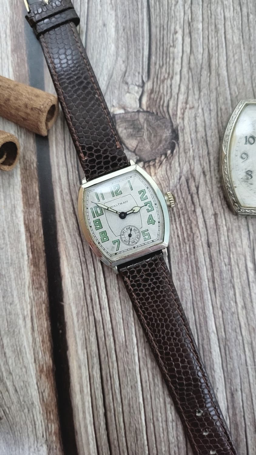 정품 월삼 엔틱 1926년식 토노형 수동시계(블랙 스트랩 추가구성 ) 상품이미지4