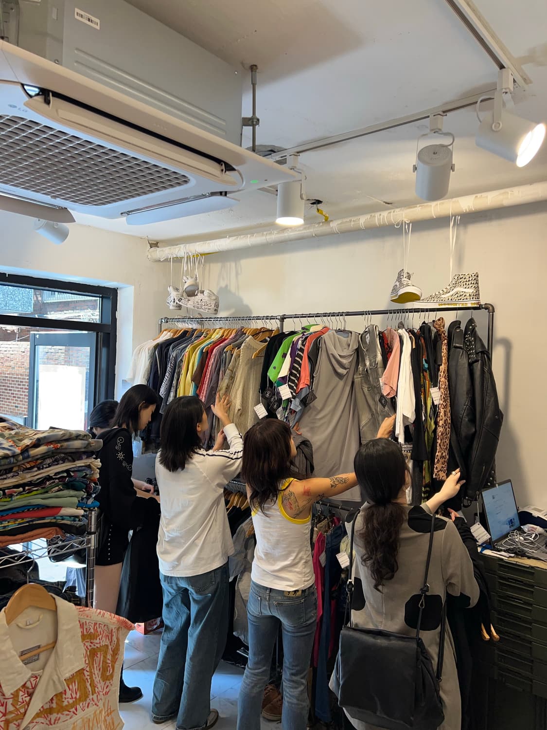 빈티지팝업스토어in망원동 차가운스웨터 플리마켓 상품이미지2