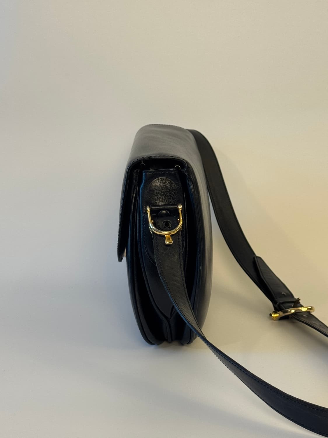 CELINE(셀린느) 네이비 레더 숄더백 상품이미지2