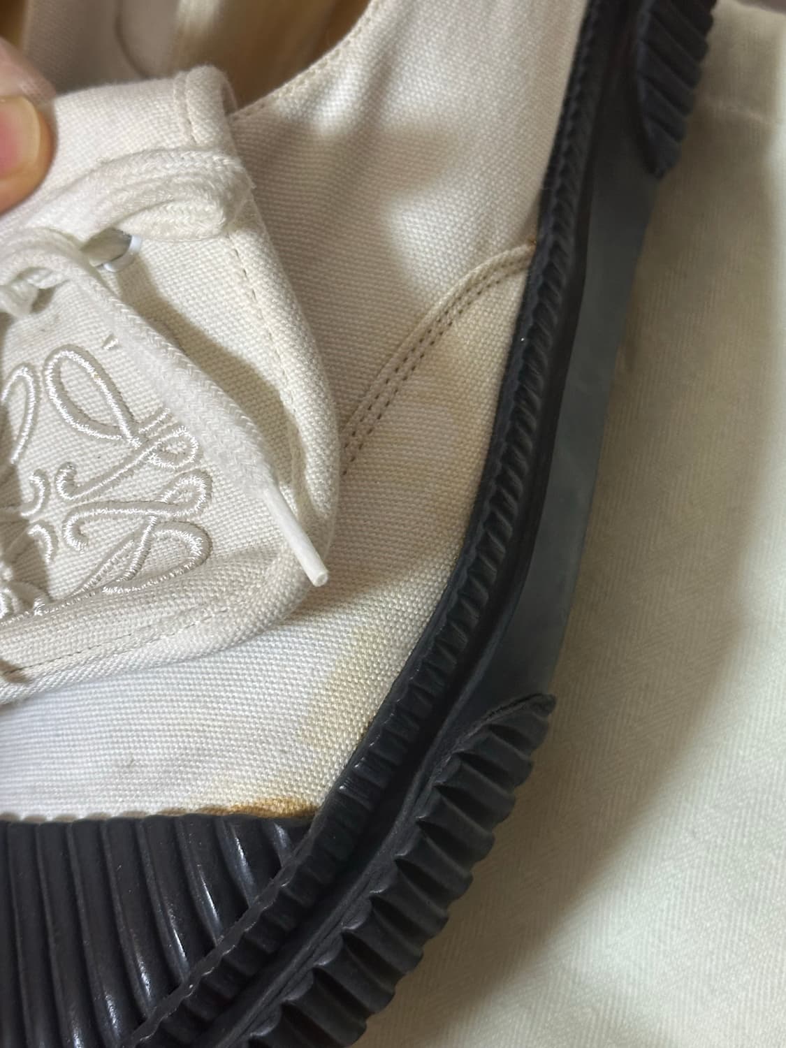 로에베 아나그램 스니커즈 화이트 37 상품이미지2