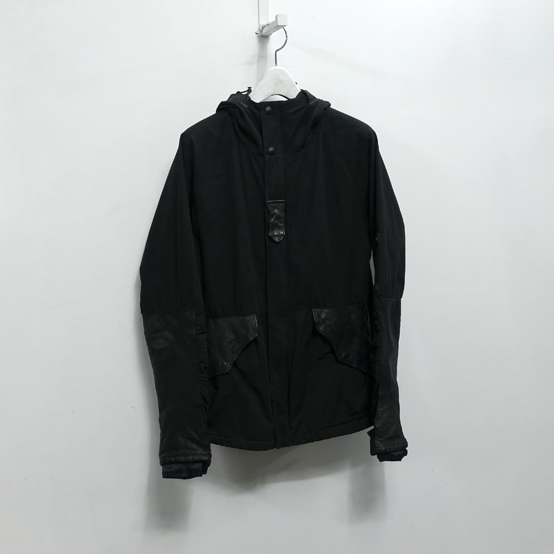 [3]RIPVANWINKLE 립반윙클 카우레더 나일론 파카 상품이미지3