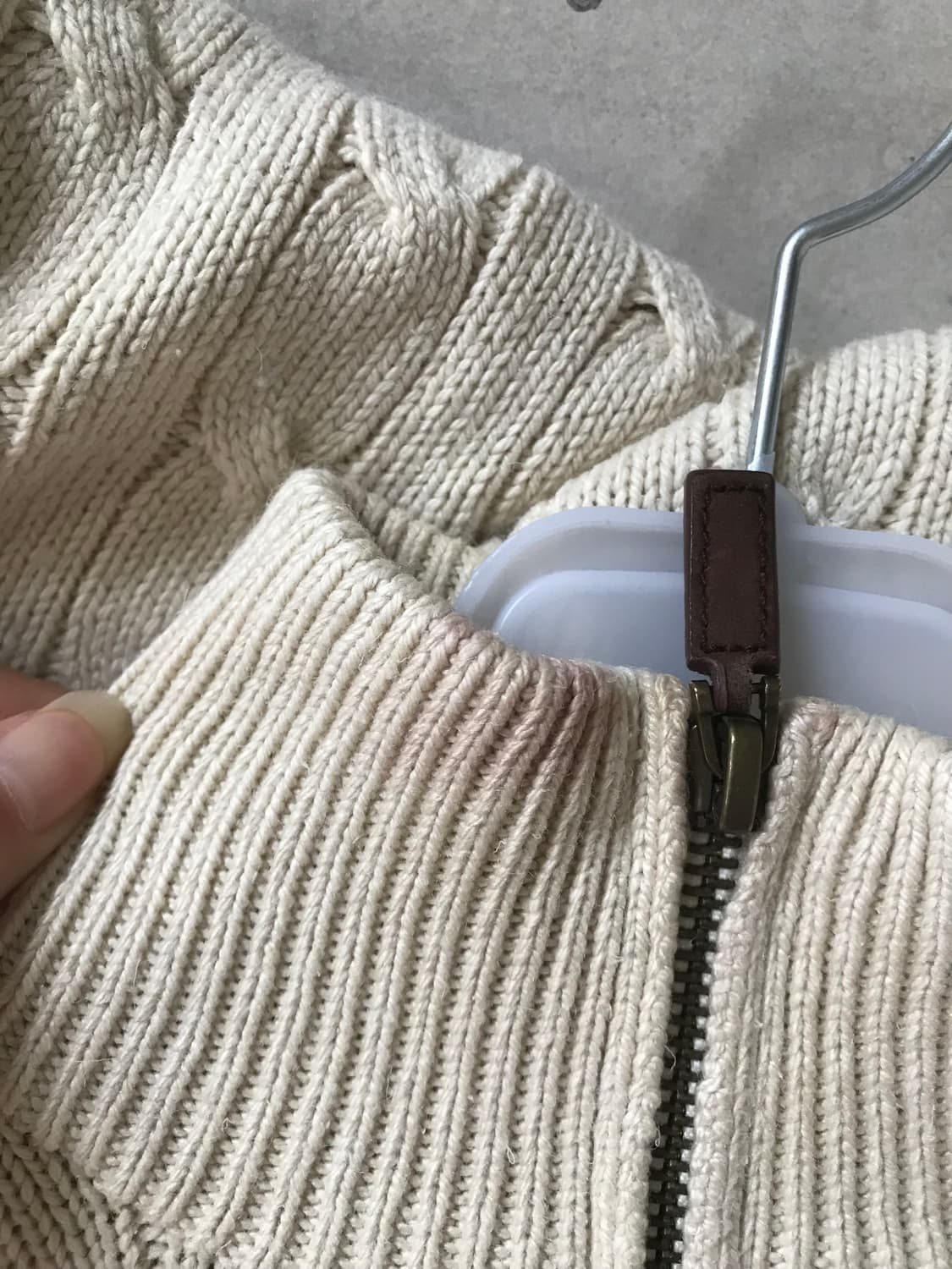 폴로 아이보리 니트 반집업 상품이미지8