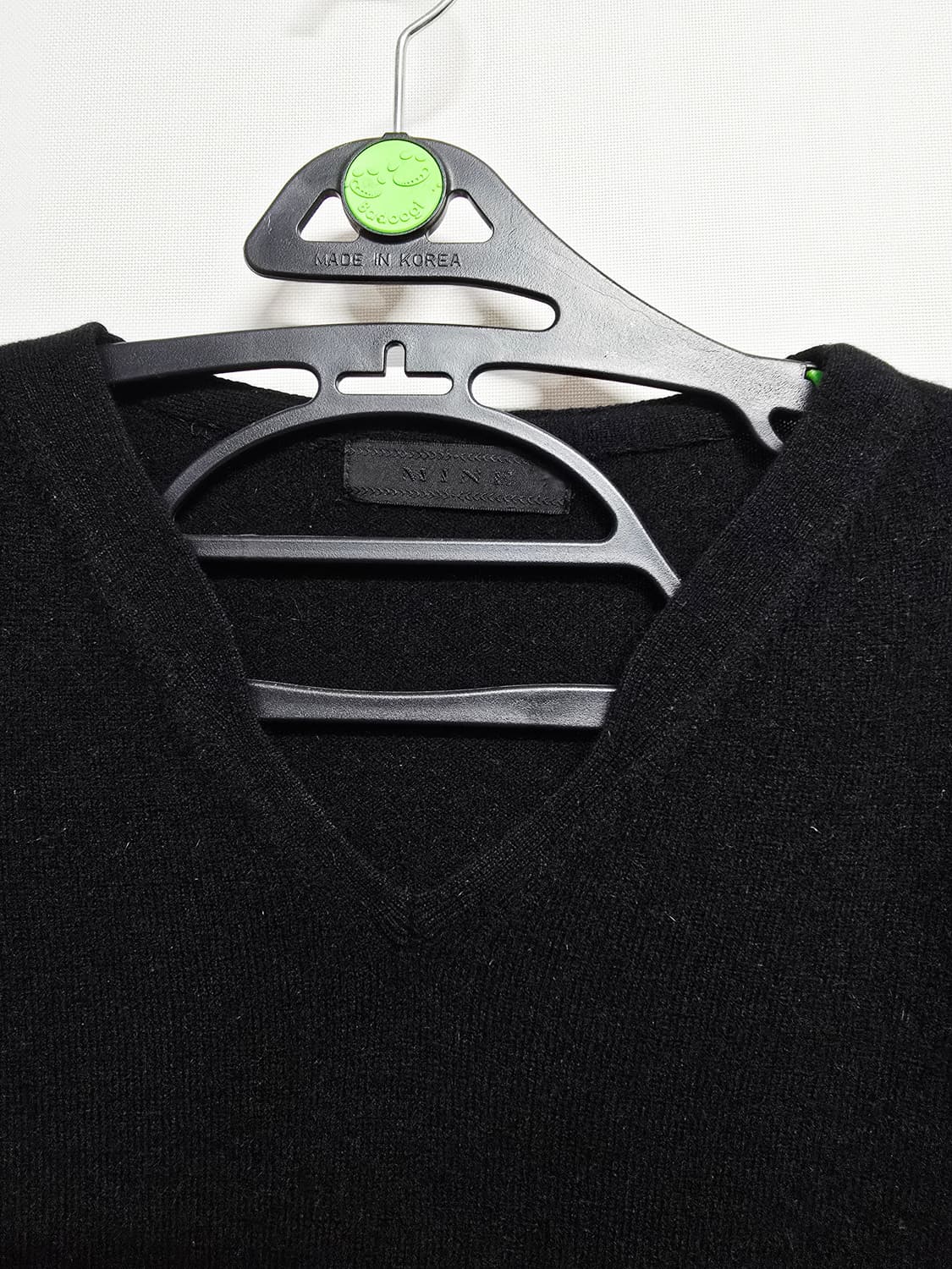 마인 블랙 브이넥 니트 양모앙고라혼방 상품이미지2