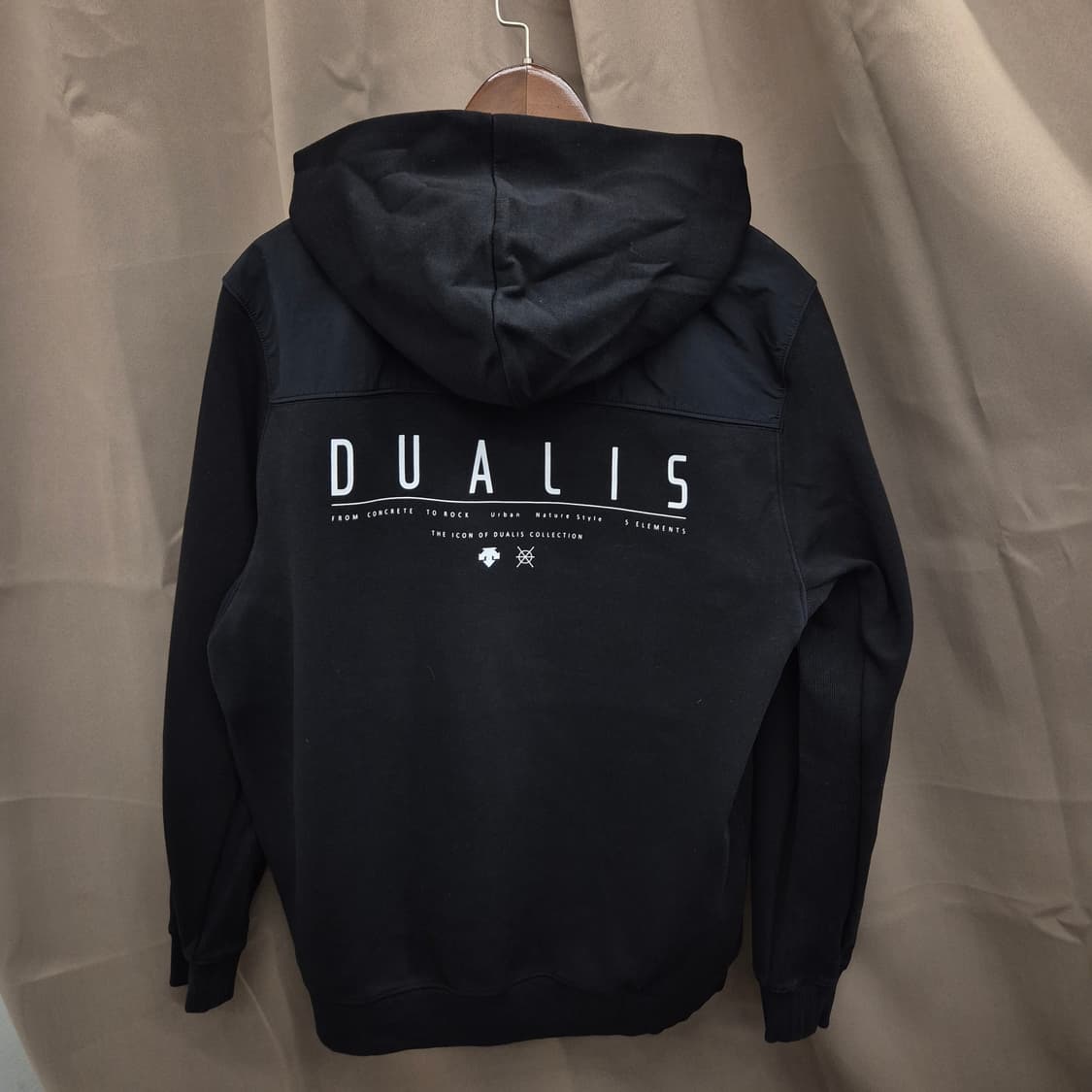 데상트 방풍 후드집업 100 상품이미지3