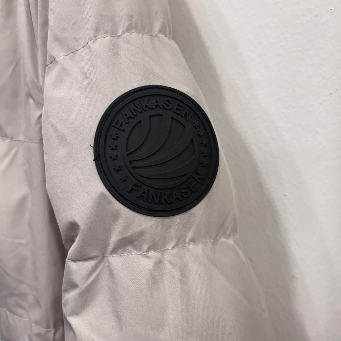 메르세데스 밴츠 AMG 로고 푸퍼 패딩 상품이미지3