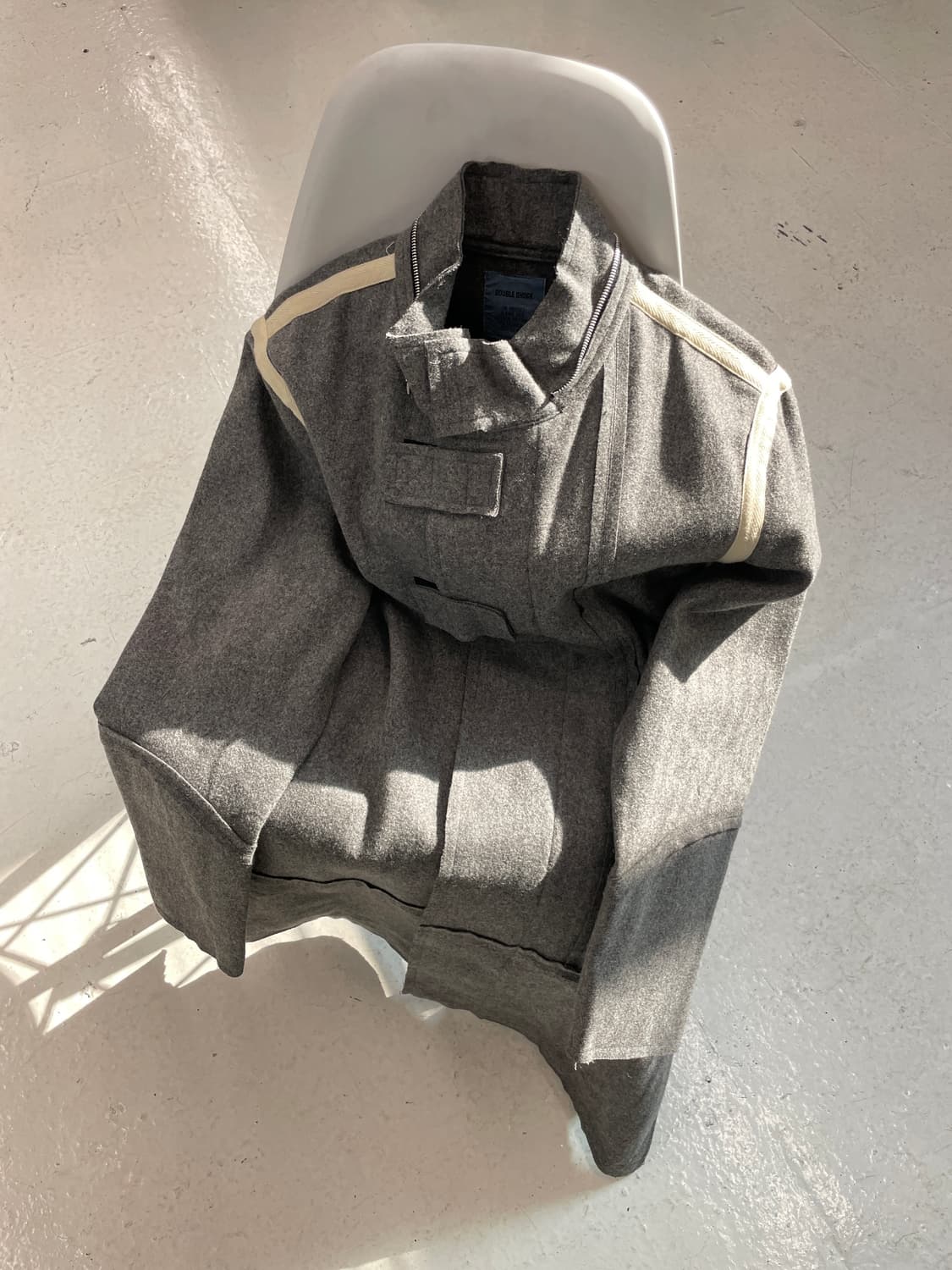 Double shock 라인 디테일 하이넥 울 코트 상품이미지1