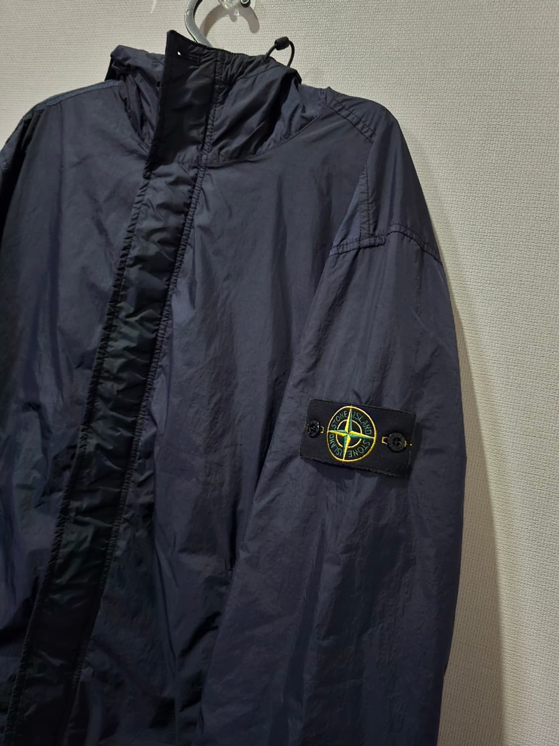 정품 25SS 스톤아일랜드 크링클랩스 바람막이 점퍼 자켓 105 / XL 상품이미지2