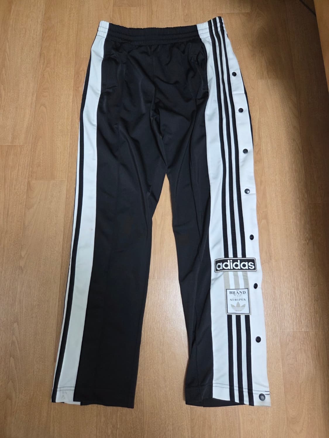 제니 아디다스 아디브레이크 팬츠 상품이미지3