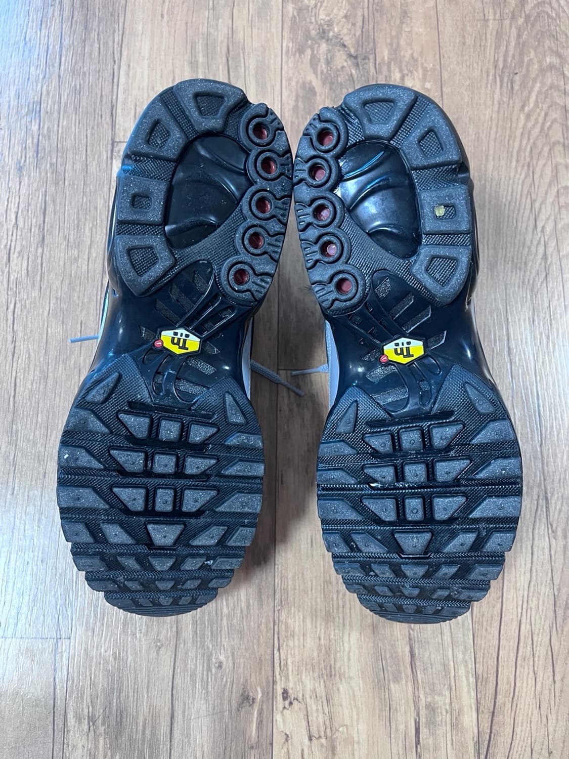 [280] 나이키 에어맥스 플러스 TNPO 티엠포 울프 그레이 앤 블랙 상품이미지5