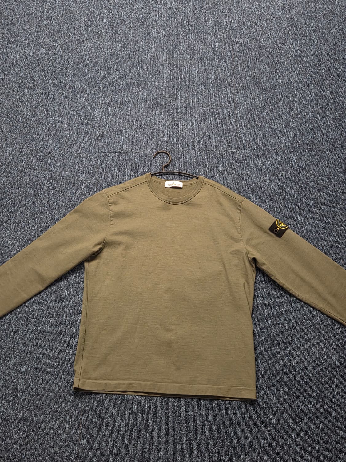 스톤아일랜드 롱슬리브 카키 상품이미지1