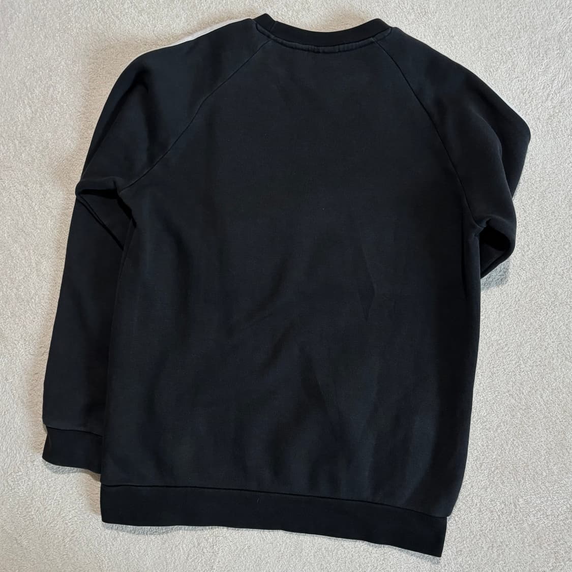 아디다스 블랙 삼선 맨투맨 상품이미지5