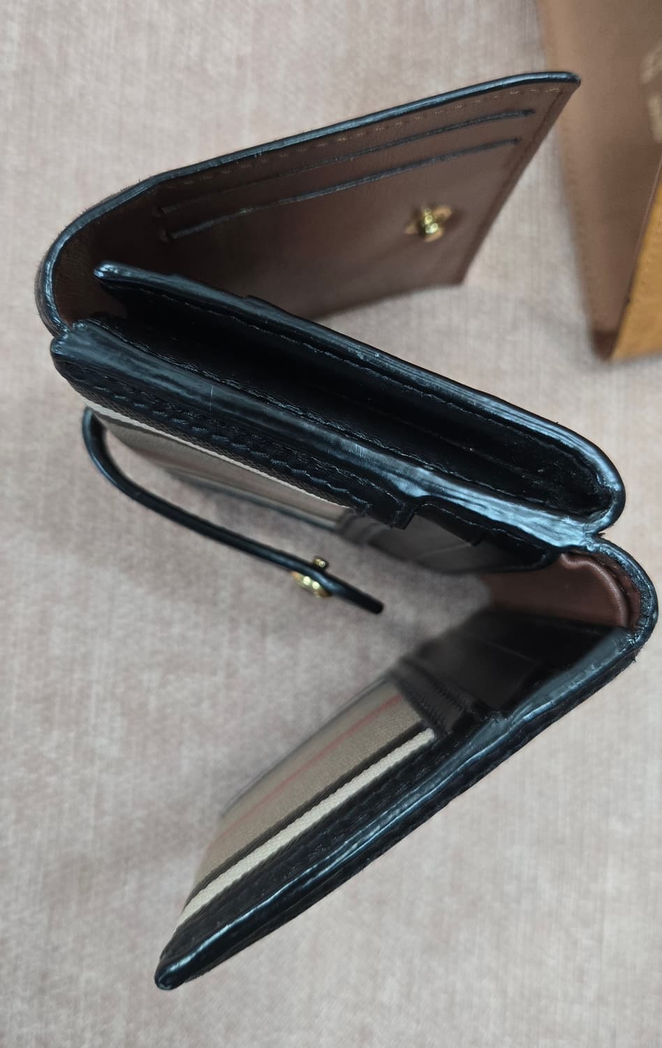 버버리 아이콘 스트라이프 반지갑 상품이미지9