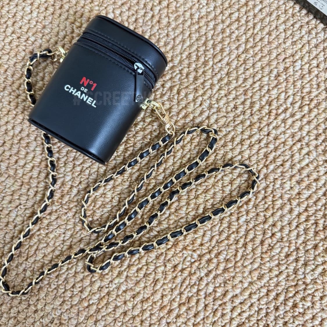 샤넬 뷰티 까멜리아 립파우치 체인백 블랙 상품이미지4