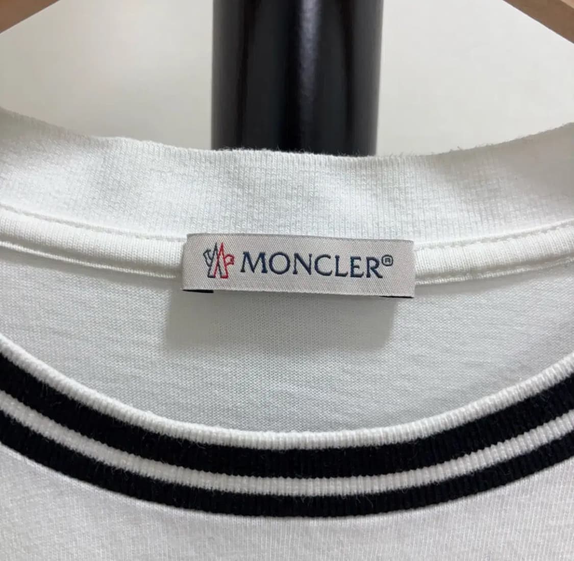 [M]몽클레어 블랙와펜 반팔티 상품이미지2