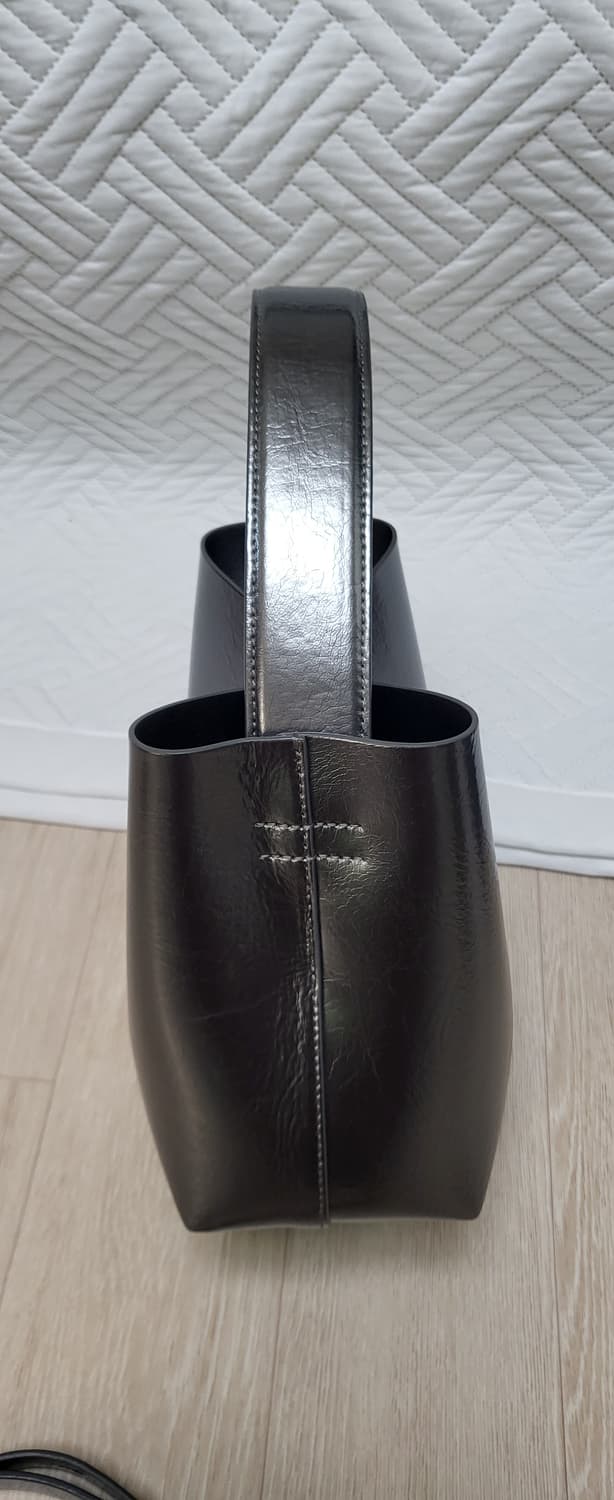 (중고)아르켓 레더 크로스바디 백 실버 메탈릭 상품이미지5