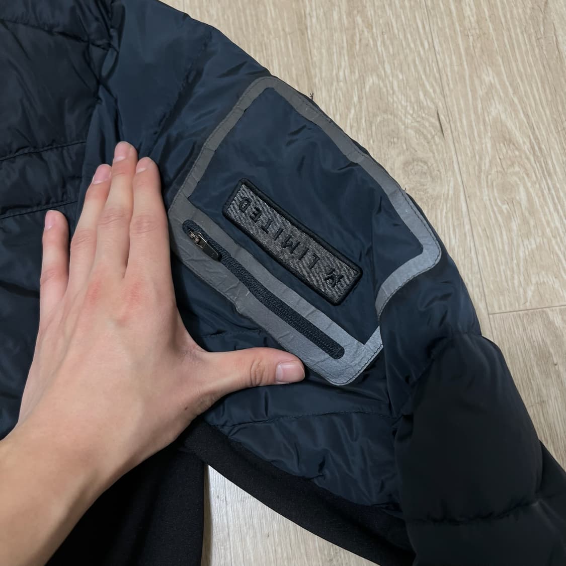 밀레 남성 스탠다드 카라 경량패딩 L/100  상품이미지4