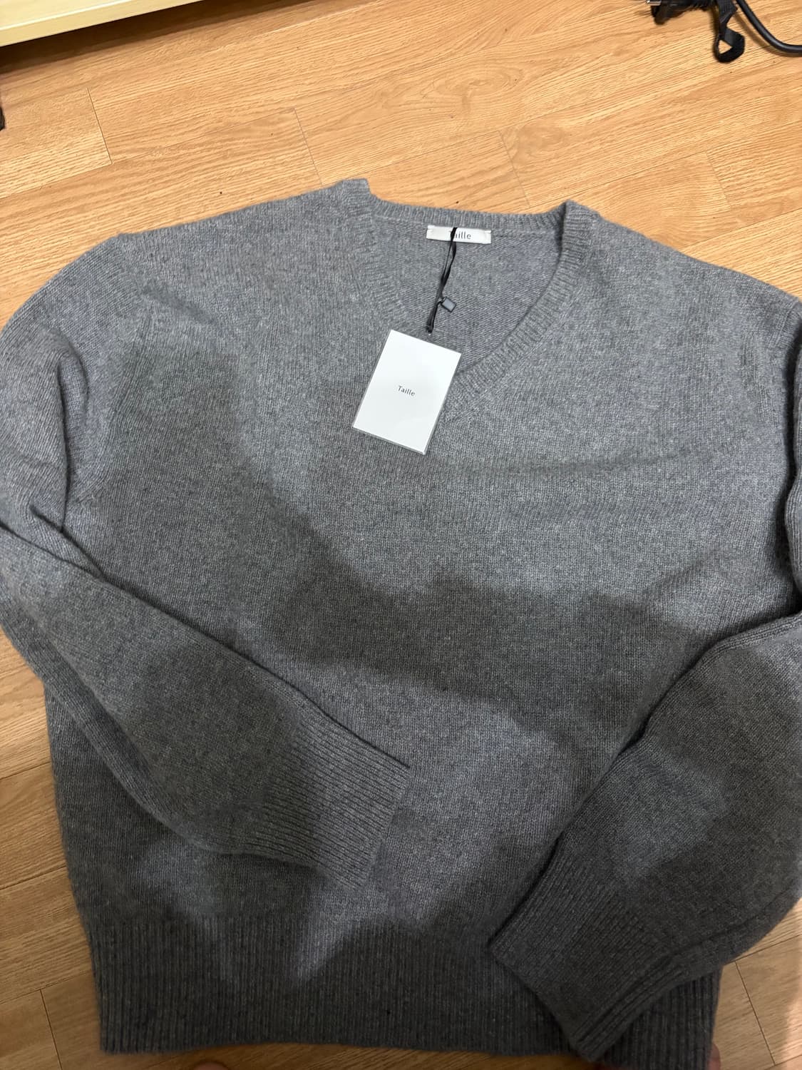 타일레 파르마 울 브이넥 니트 그레이 상품이미지1