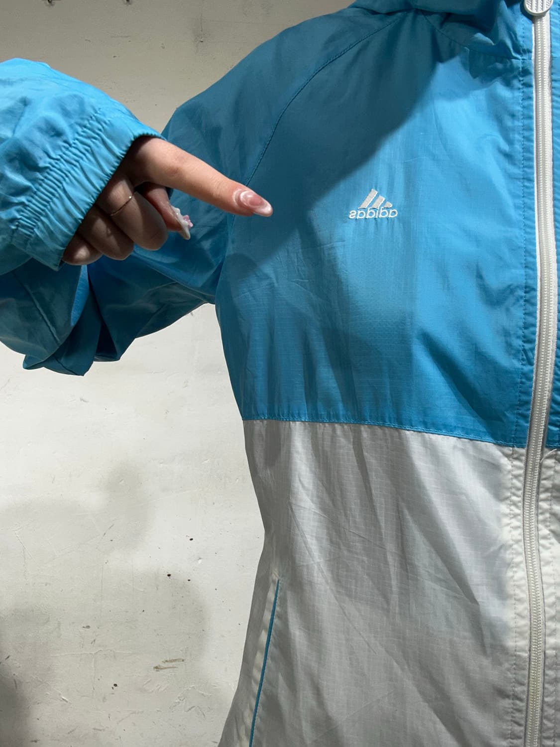 아디다스 블루 화이트 삼선 대대장 후드 바람막이 자켓 M 상품이미지4