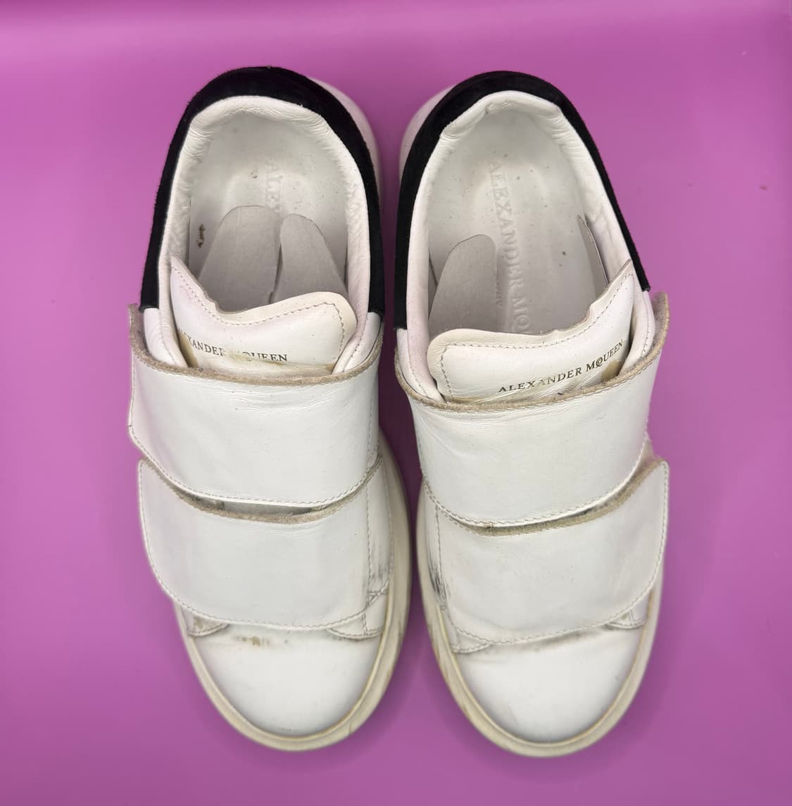 알렉산더 맥퀸 오버사이즈 벨크로 스니커즈 (화이트/블랙) 상품이미지3