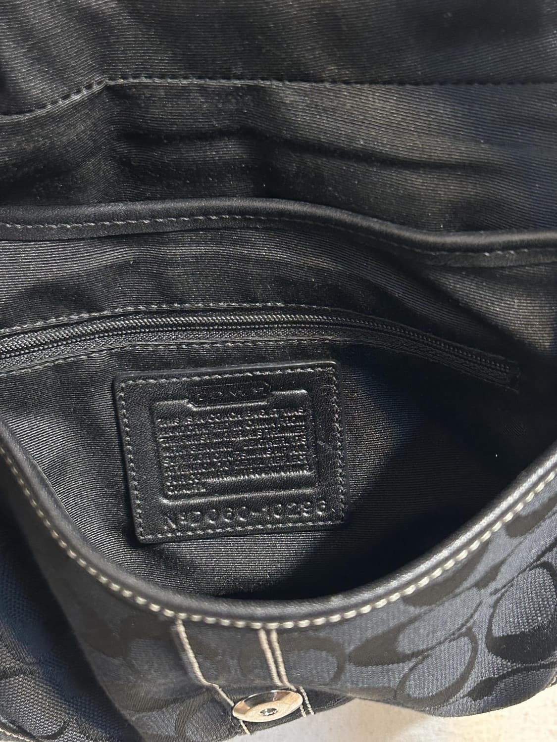 코치 시그니처 버클 숄더백 상품이미지7