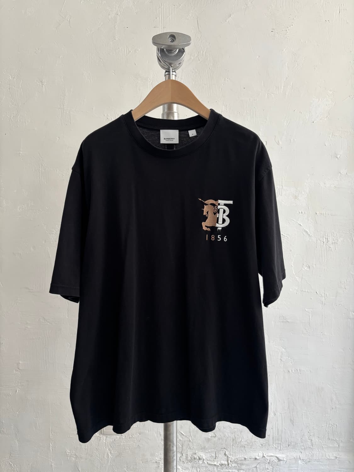 Burberry 버버리 20SS 신형 컨트라스트로고 그래픽 코튼 티셔츠 상품이미지1