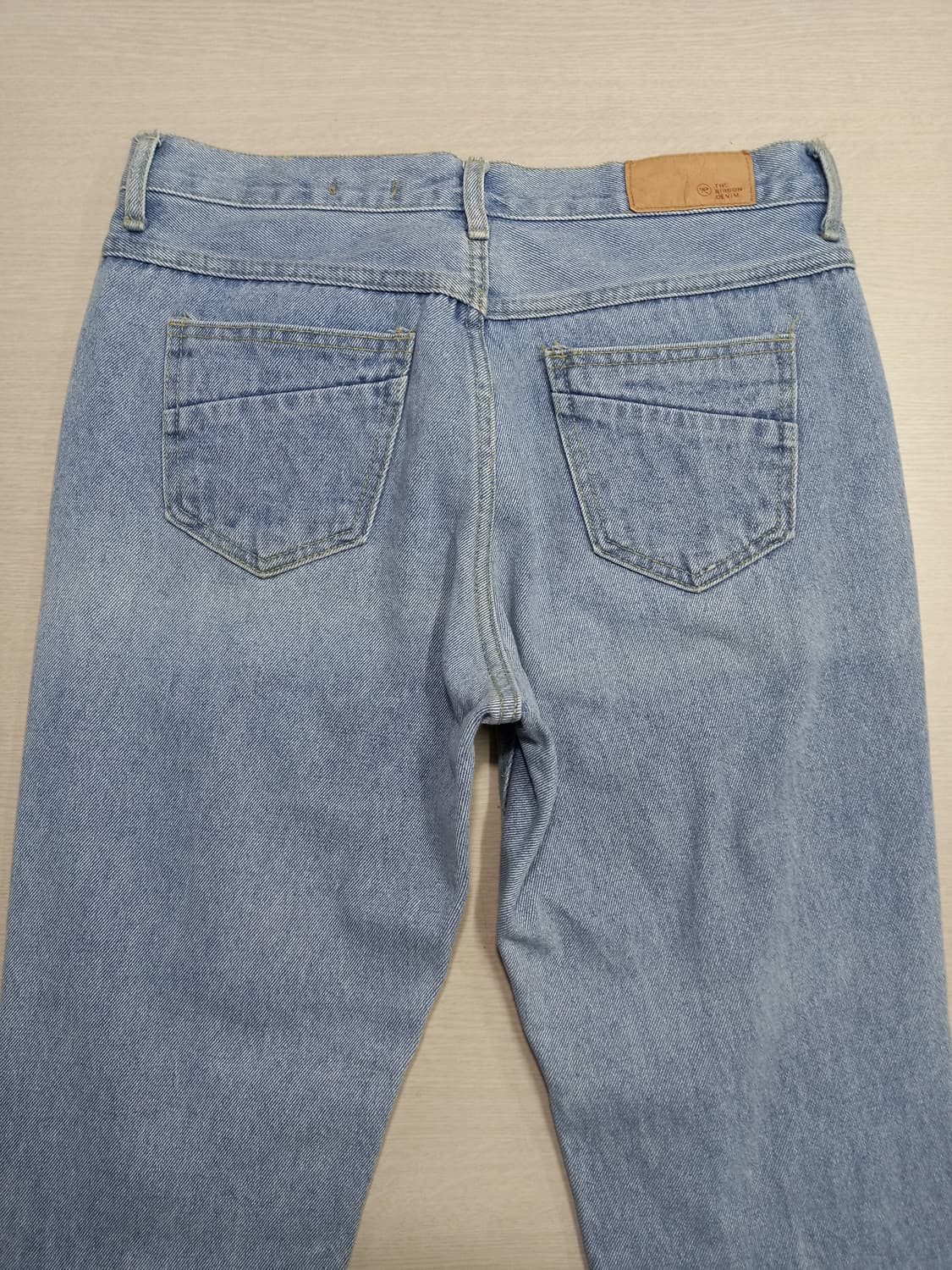 28 RIBBON Kor 데미지워싱 슬림일자 연청 28-918 상품이미지4