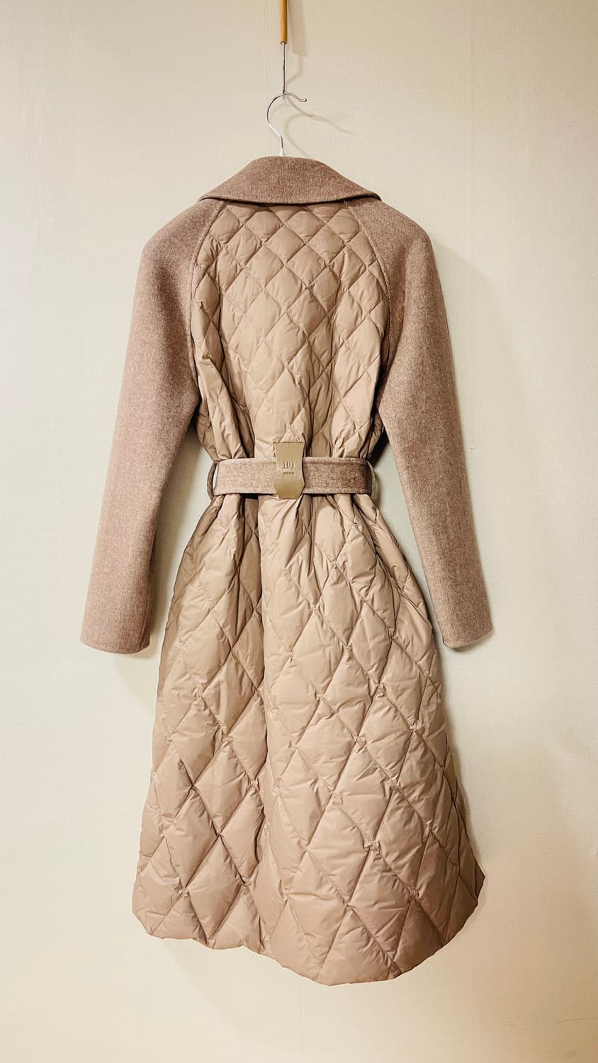 새상품) 데코DECO 퀼팅 롱 구스다운 패딩 캐시미어 코트 정가 189만 상품이미지4