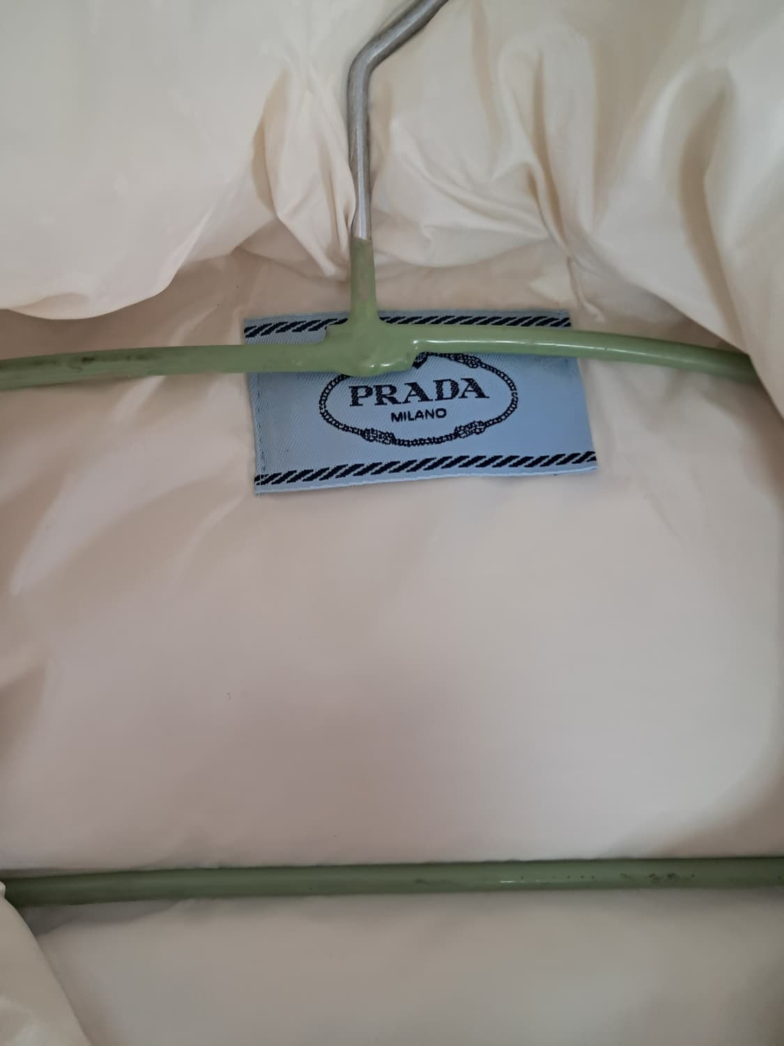 프라다 아이보리 구스 패딩조끼 상품이미지3