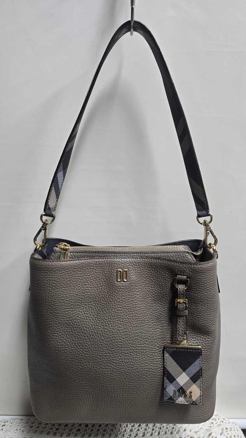 닥스 체크 장식 숄더백 상품이미지2