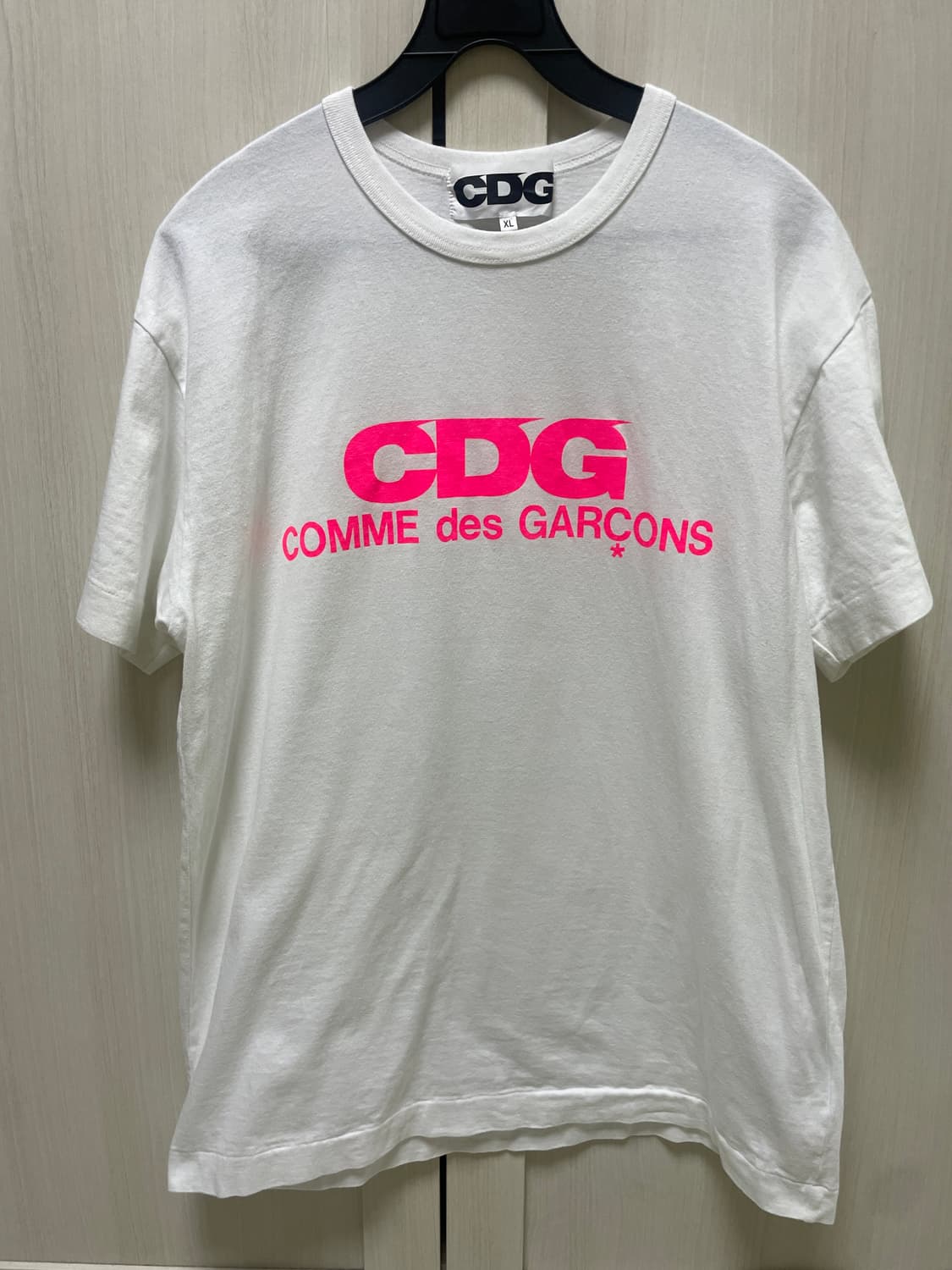꼼데가르송 CDG 핑크 로고 반팔티 XL 사이즈 상품이미지2