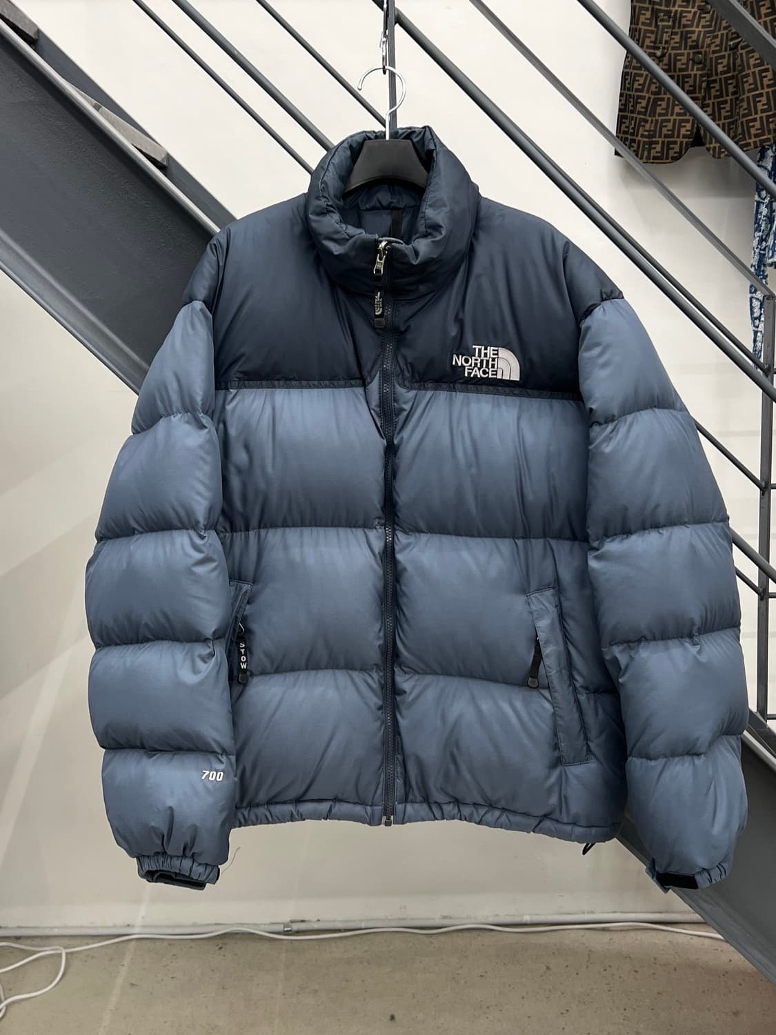노스페이스 700 애쉬블루 눕시 패딩 상품이미지1