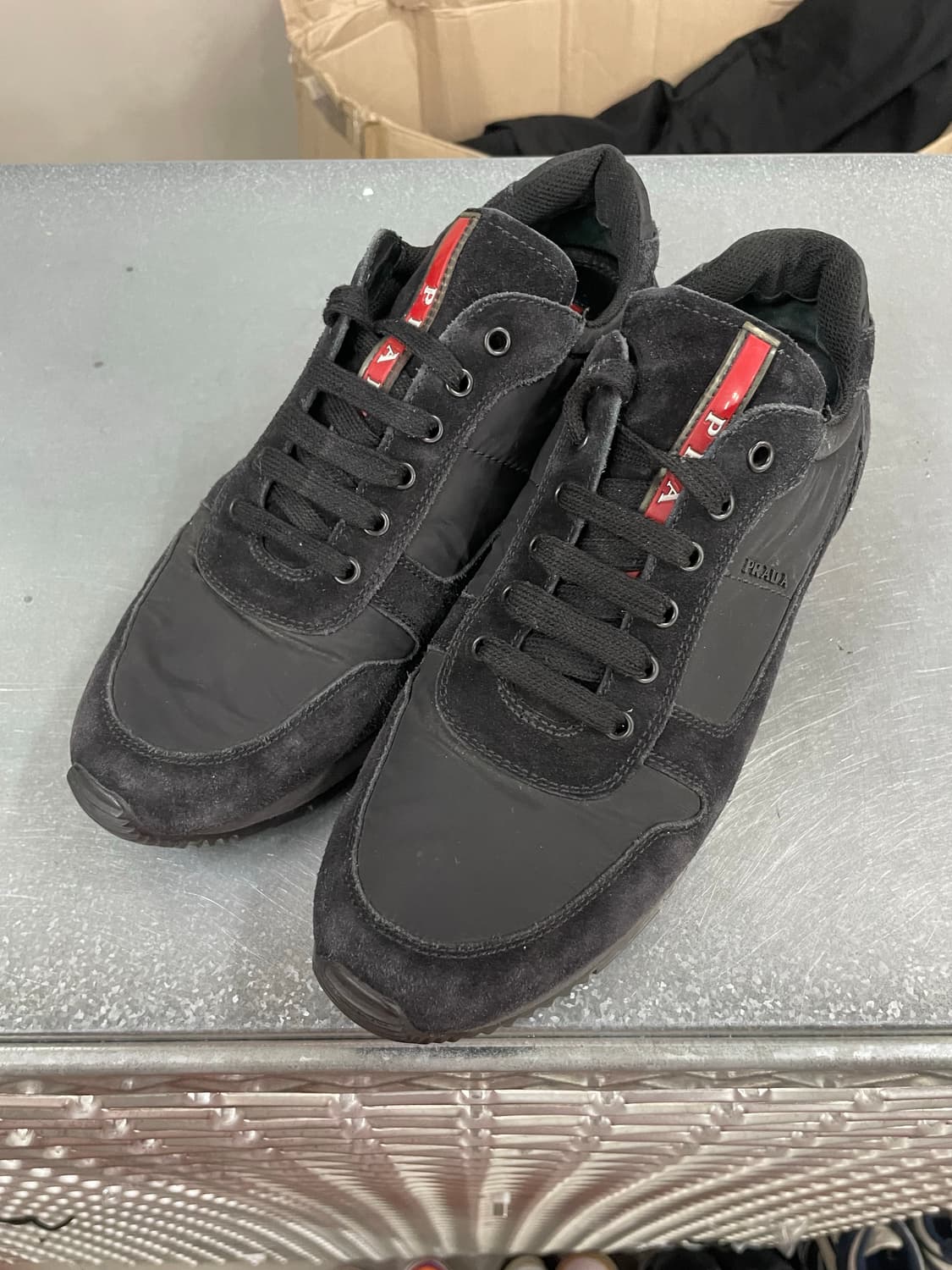 프라다 스웨이드 스니커즈 블랙 39 상품이미지2