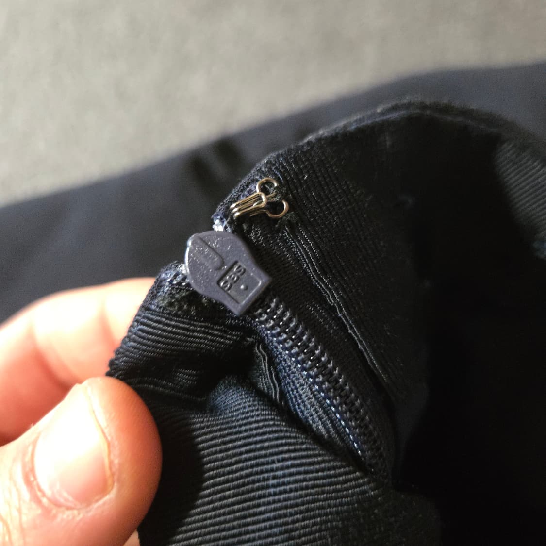 빅토리아베컴 캣 스커트 치마 다크네이비 상품이미지4