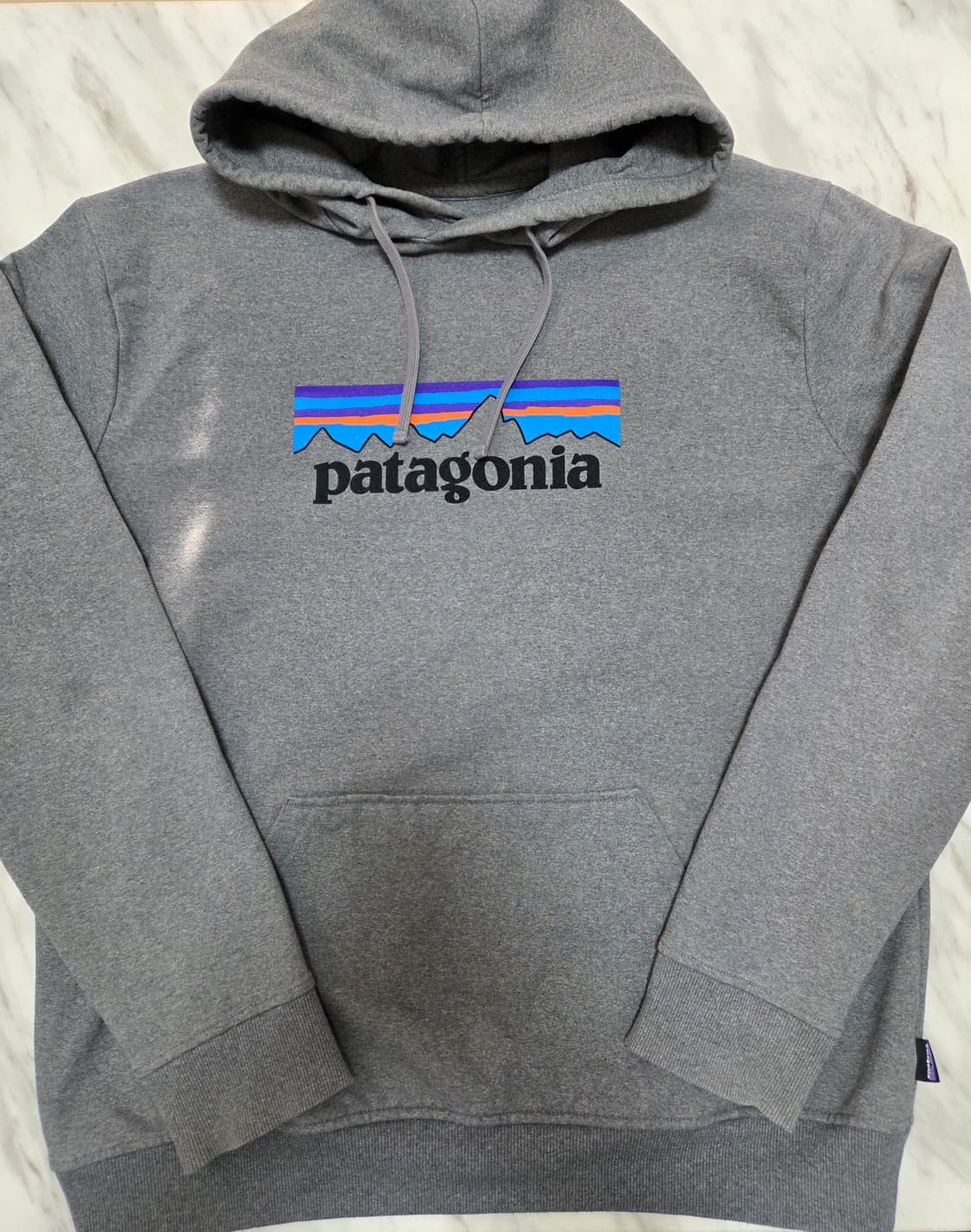 파타고니아 P-6 로고 그레이 후드티 상품이미지1