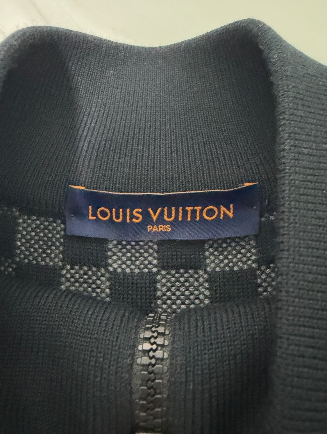 루이비통 다미에 LV 플록드 니트집업 자켓 2XL 백화점택 상품이미지3