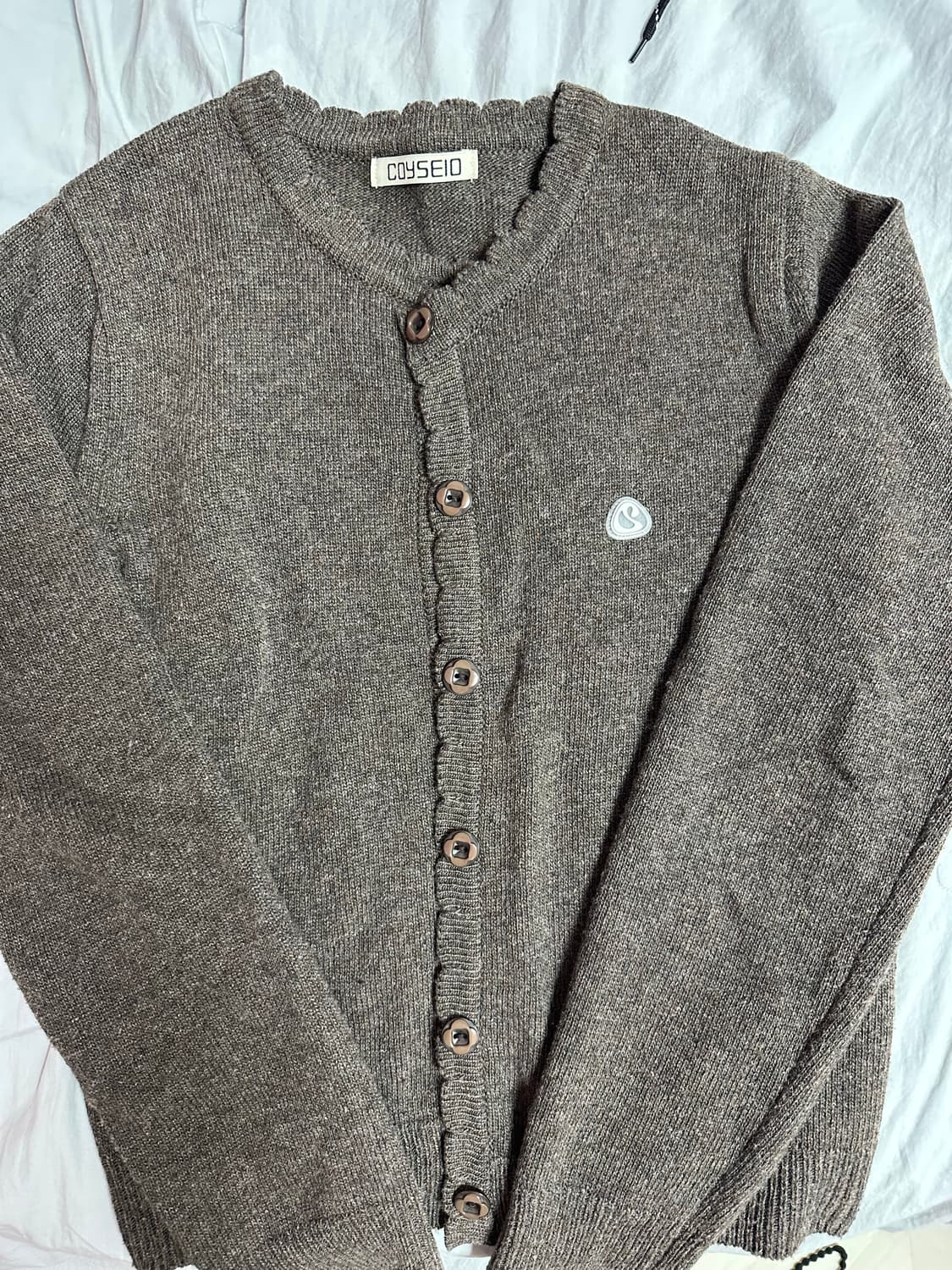 코이세이오 플라워 버튼 가디건 (민지 착용) 상품이미지1