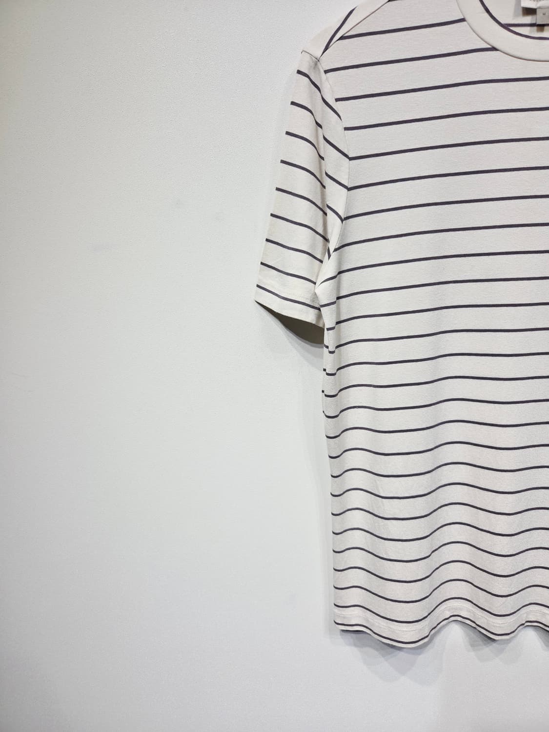 아르마니 꼴레지오니 스트라이프 반팔 티셔츠 상품이미지4