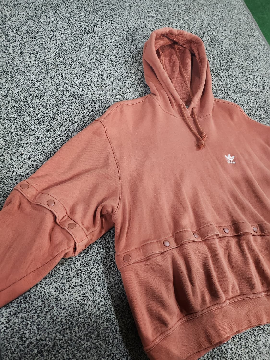 Adidas 오리지널 라인의 크롭 후드티  상품이미지3