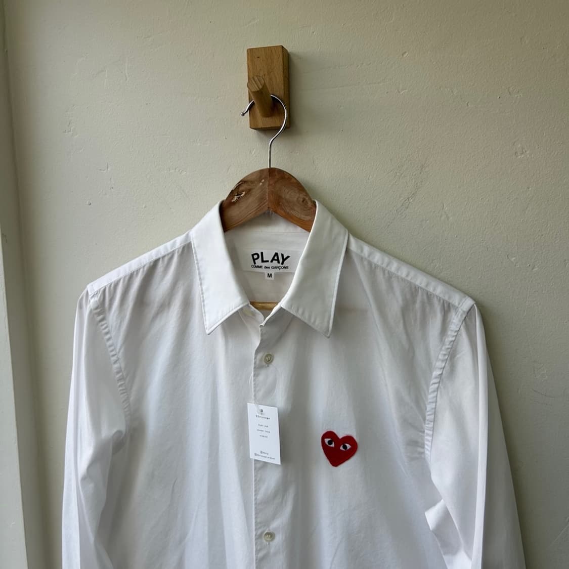 16142 - 꼼데가르송 레드 와펜 화이트 셔츠 상품이미지1