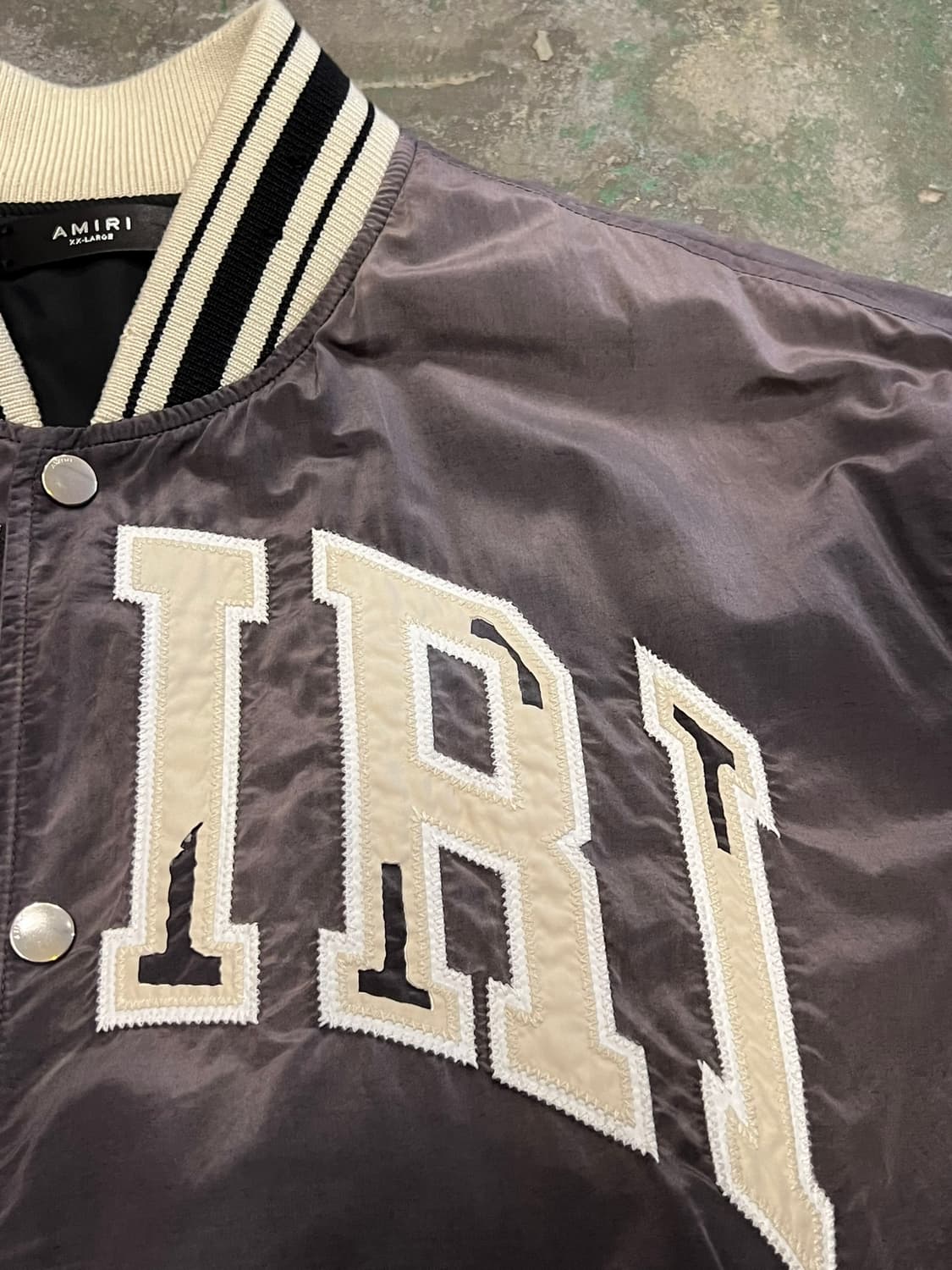 24FW [2XL] 아미리 썬 페이디드 아치 로고 봄버 자켓 상품이미지2