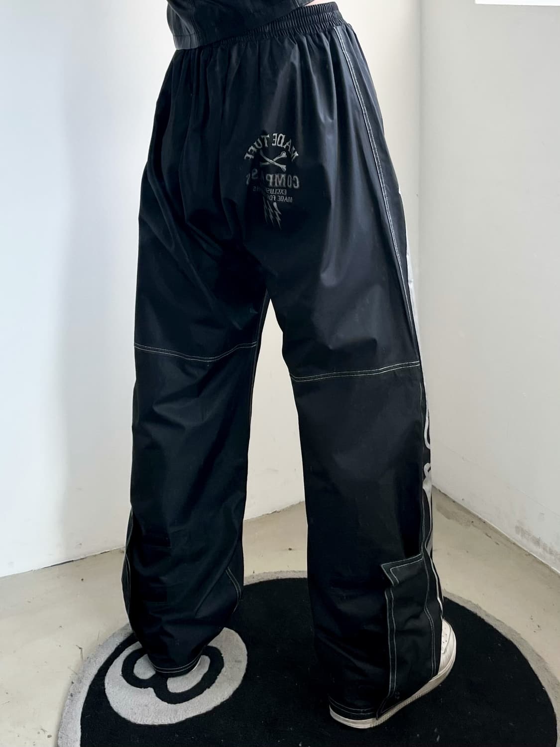 매드터프 컴패스 스켈레톤 사이드 본 우븐 팬츠 상품이미지2