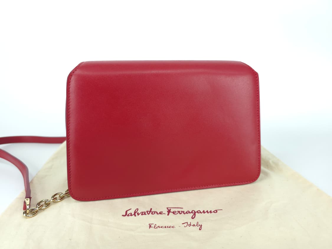살바토레 페라가모 간치니 미니 크로스백 레드
 상품이미지4