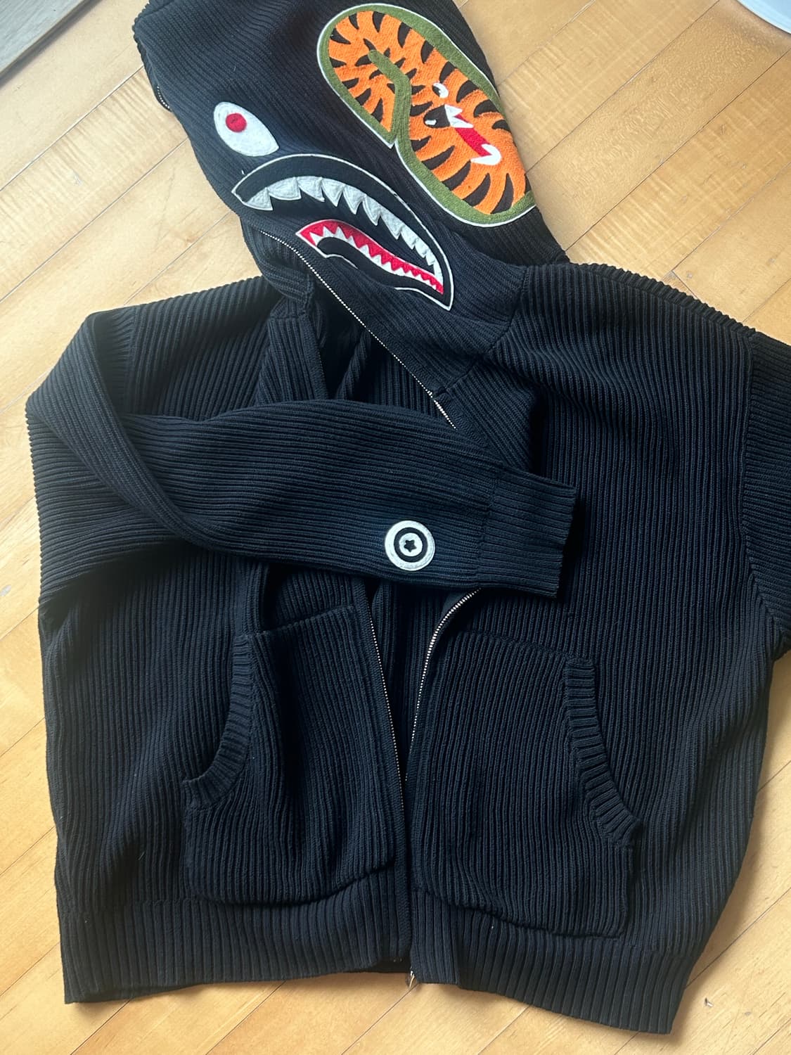 베이프 샤크 니트 집업 2025 상품이미지2